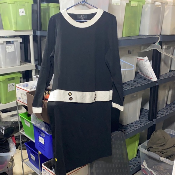 Nina Leonard Dresses & Skirts - Nina Leonard XL Black White long Sleeve Dress